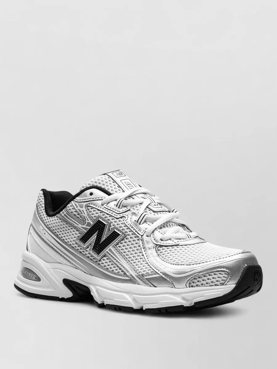 New Balance low-top sneakers