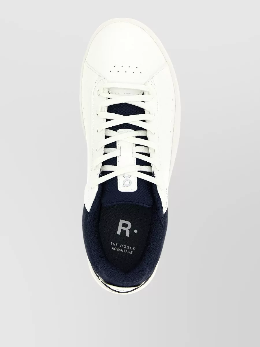 On The Roger Advantage Sneakers Contrast Heel Tab