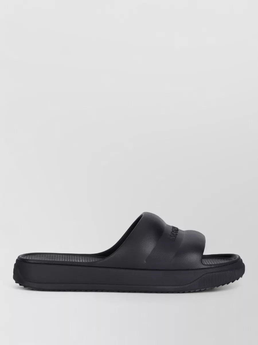 Moncler logo-embossed platform slides