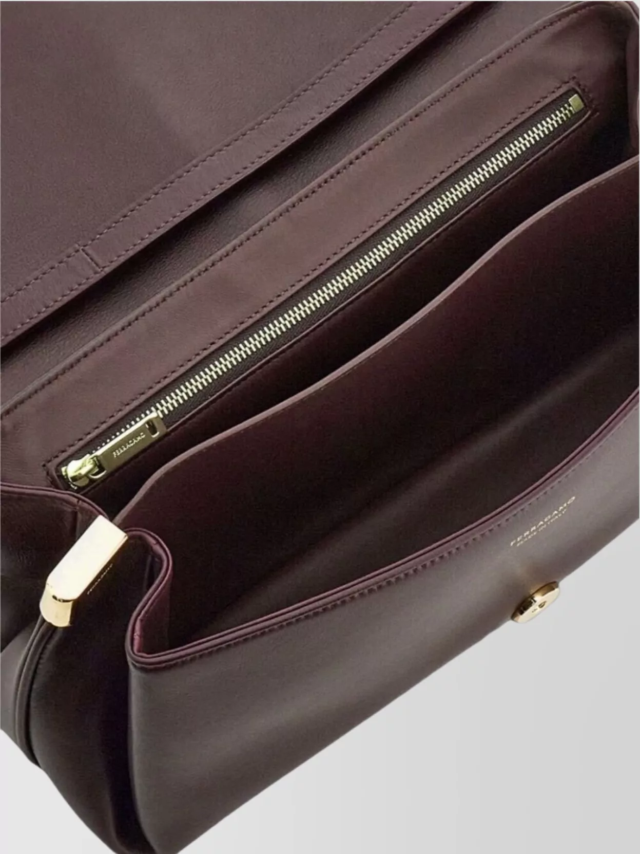 Ferragamo Shoulder Bag With Chain Strap And Gold-Tone Hardware