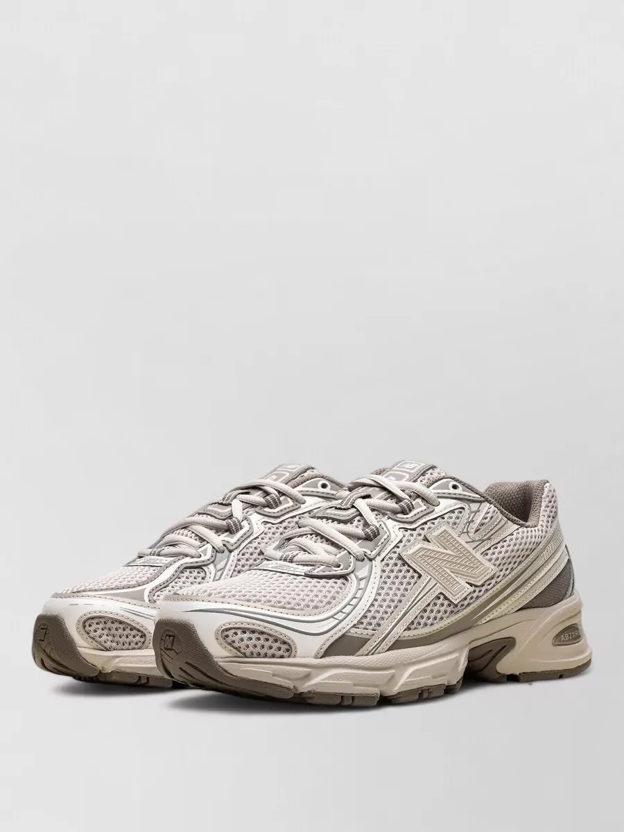 New Balance low-top sneakers