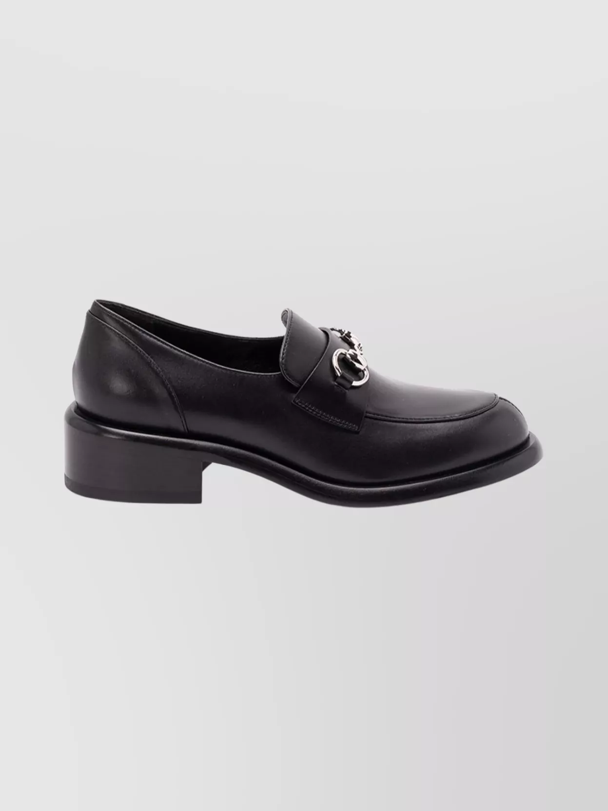Gucci Savoy Loafers Featuring Metallic Hardware In Black