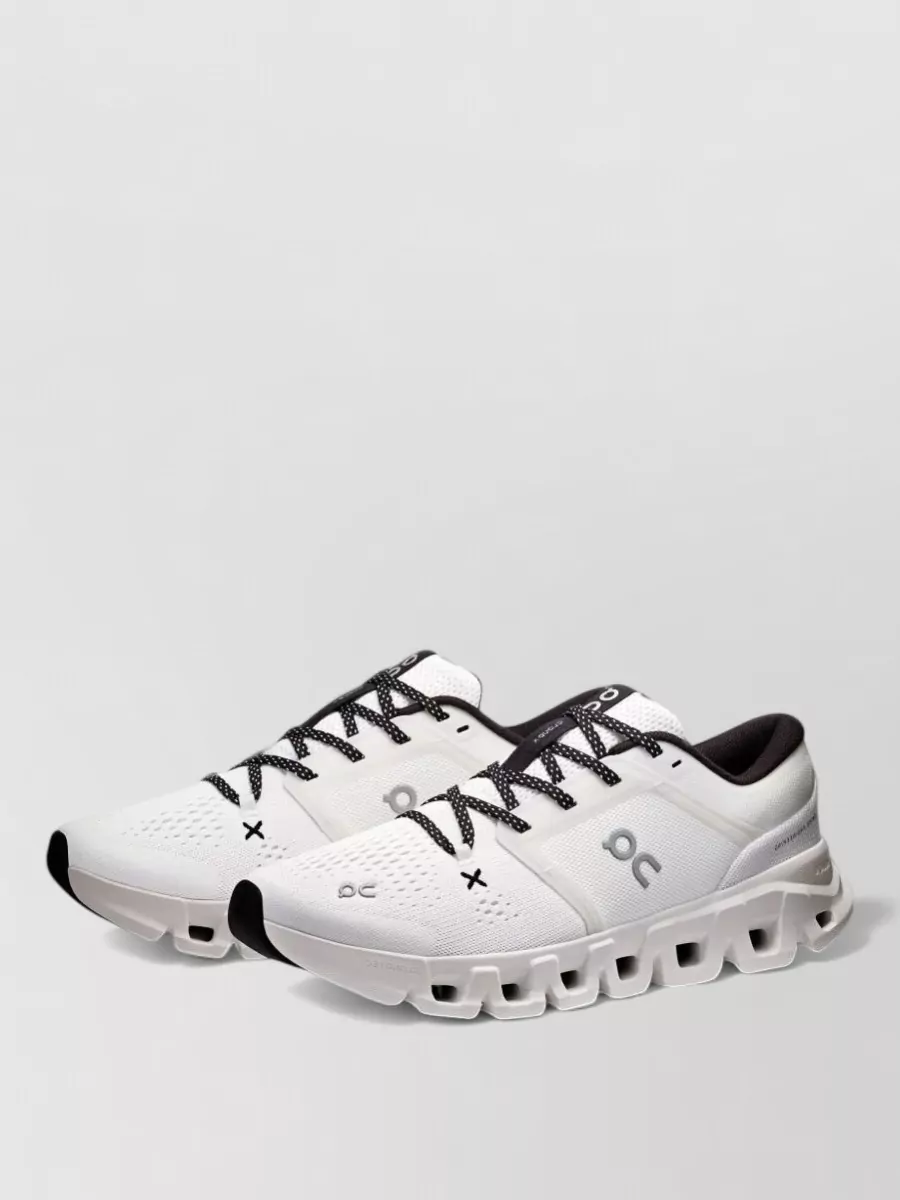 On Running cloud x 5 lace-up sneakers