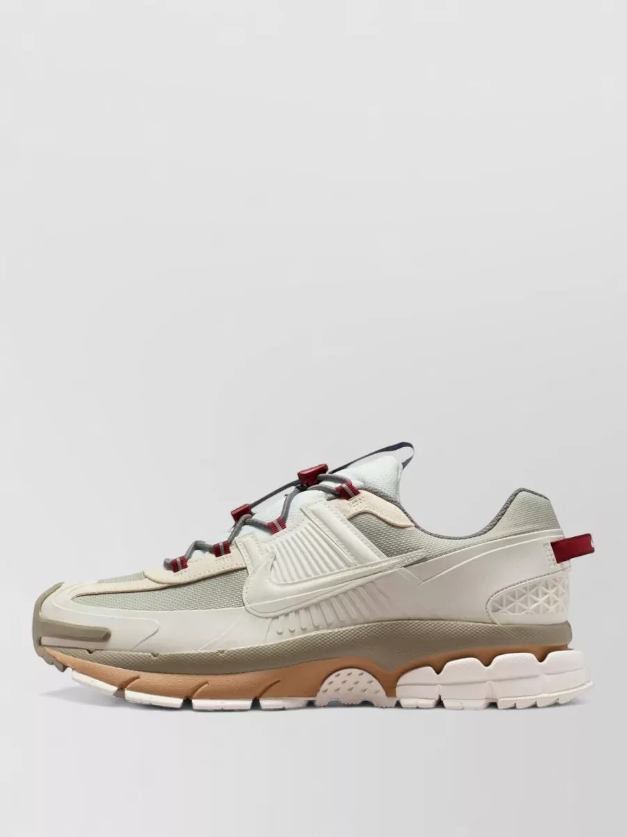 Nike Zoom Vomero Roam Low-Top Sneakers
