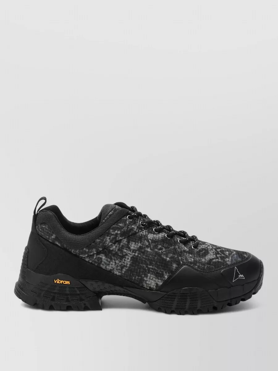 Roa camo low-top sneakers