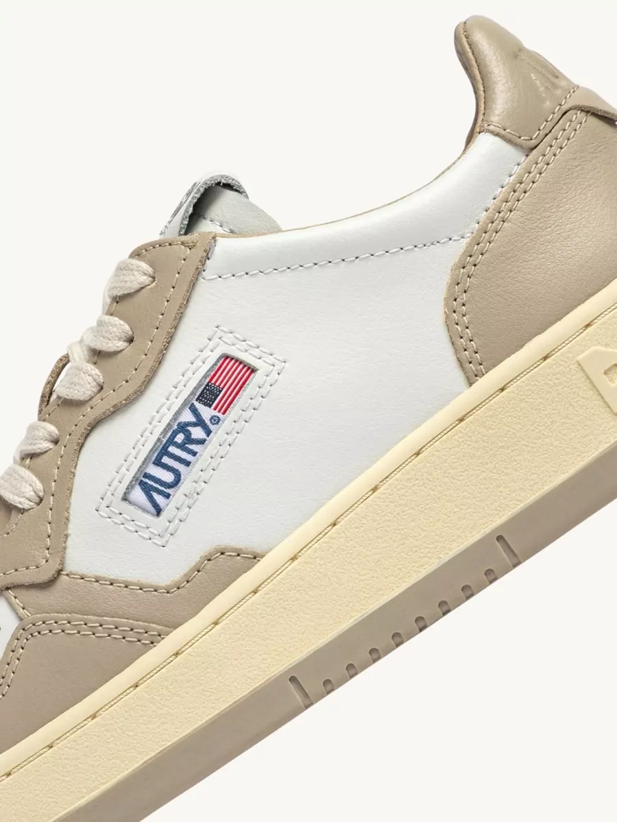Autry Leather Medalist Low-Top Sneakers