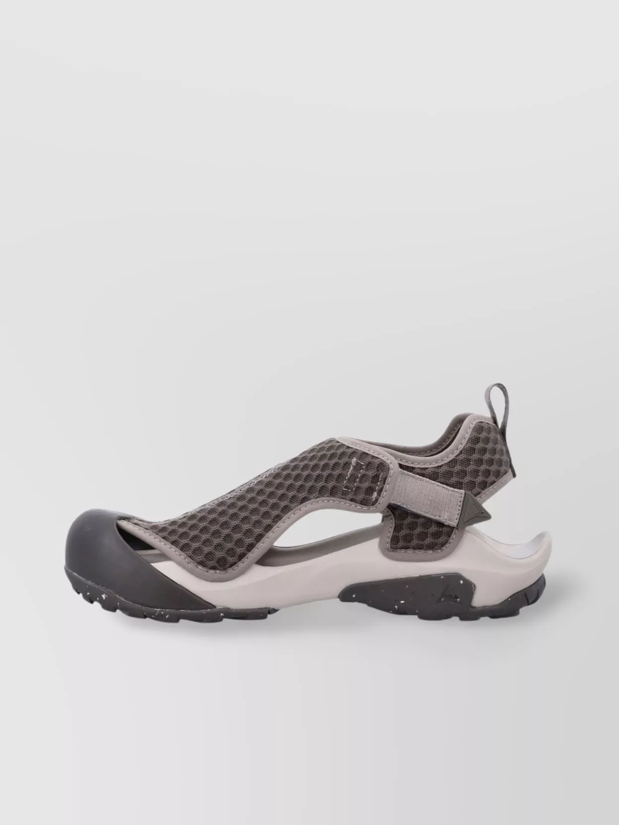Roa Arpy Cut-out Open Toe Sandals Pull Tab Textured Sole