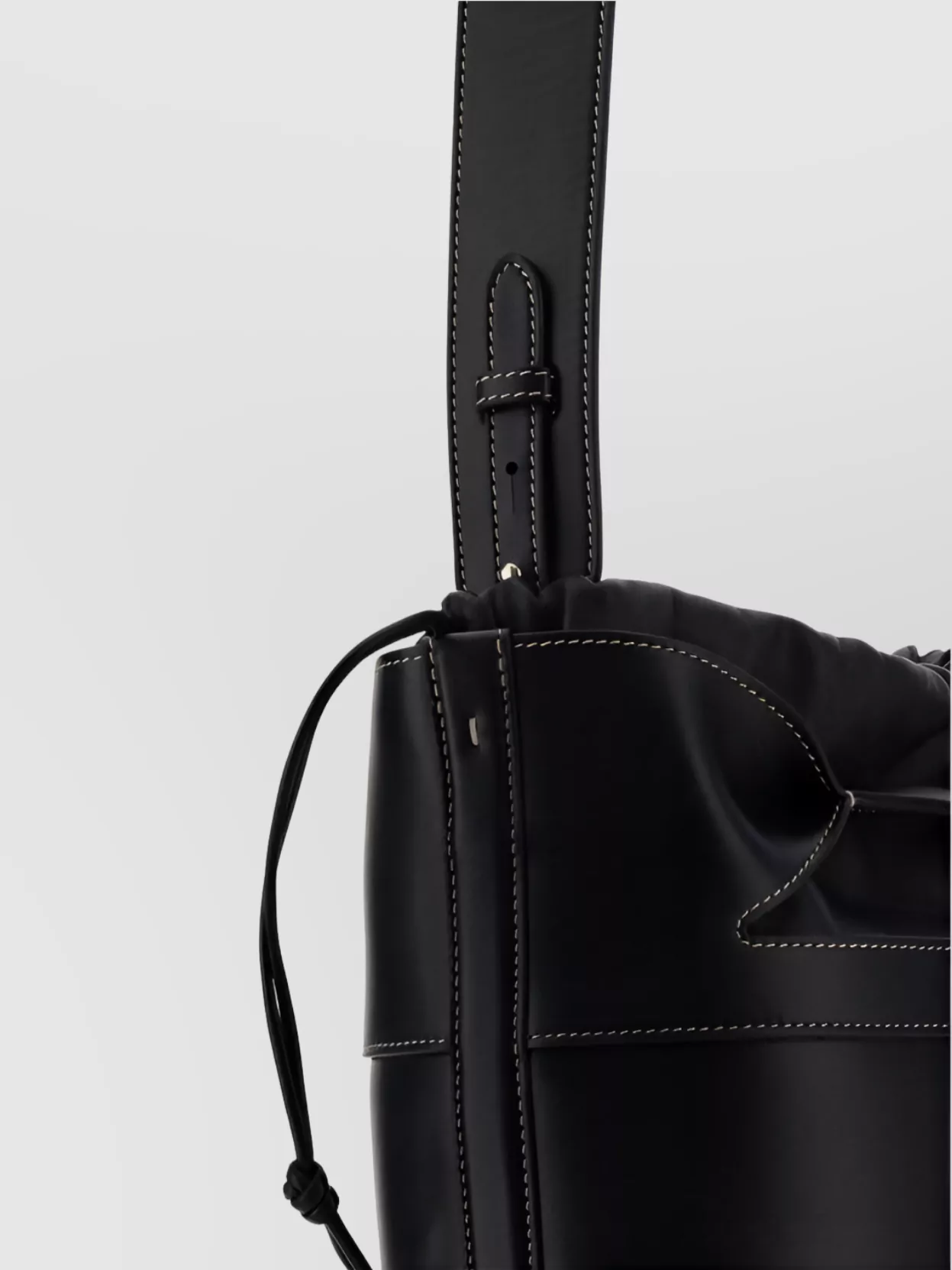 Alexander Mcqueen Luxe Lambskin Bucket Bag