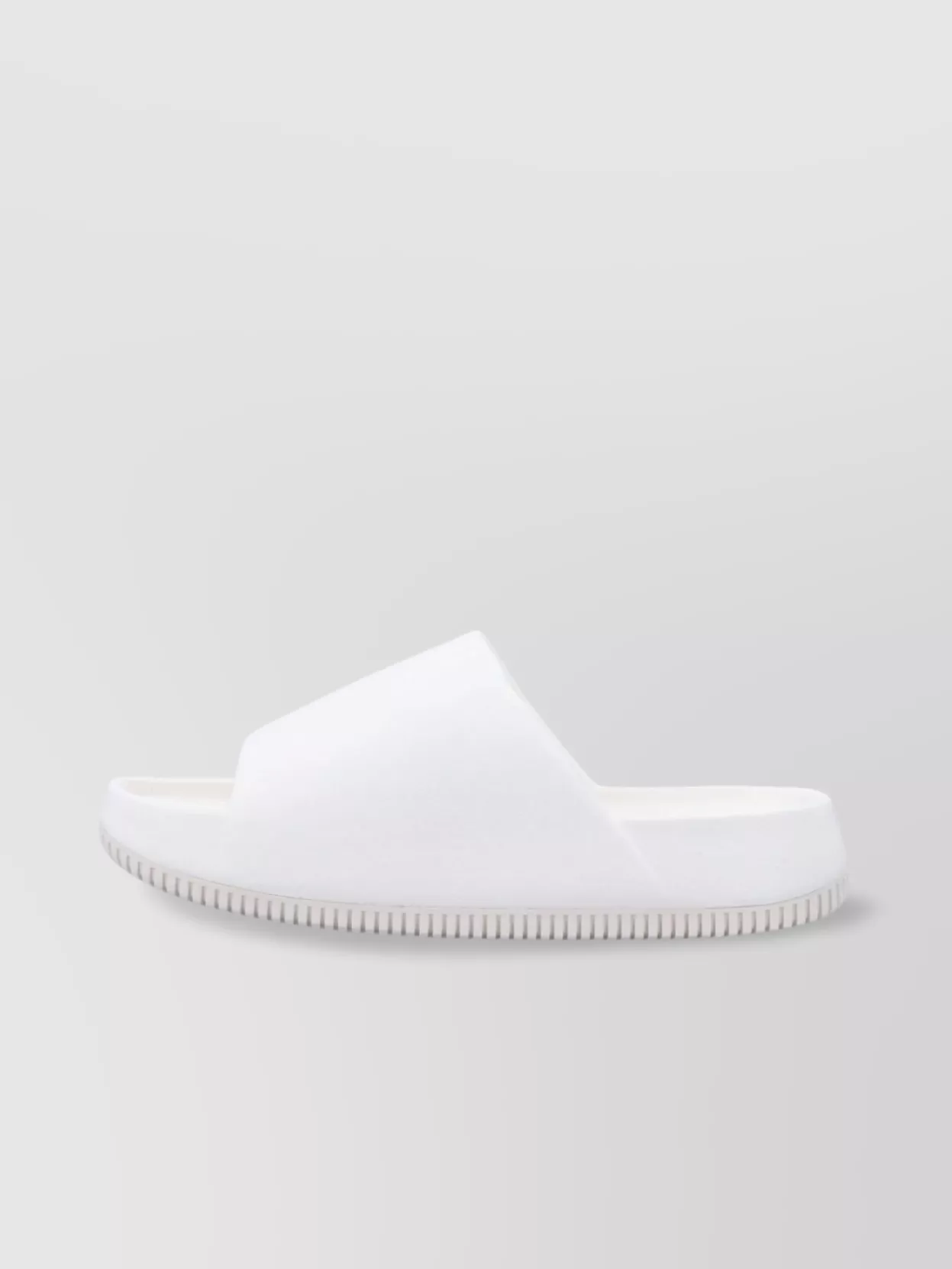 Nike Serene Contoured Lightweight Slides In White