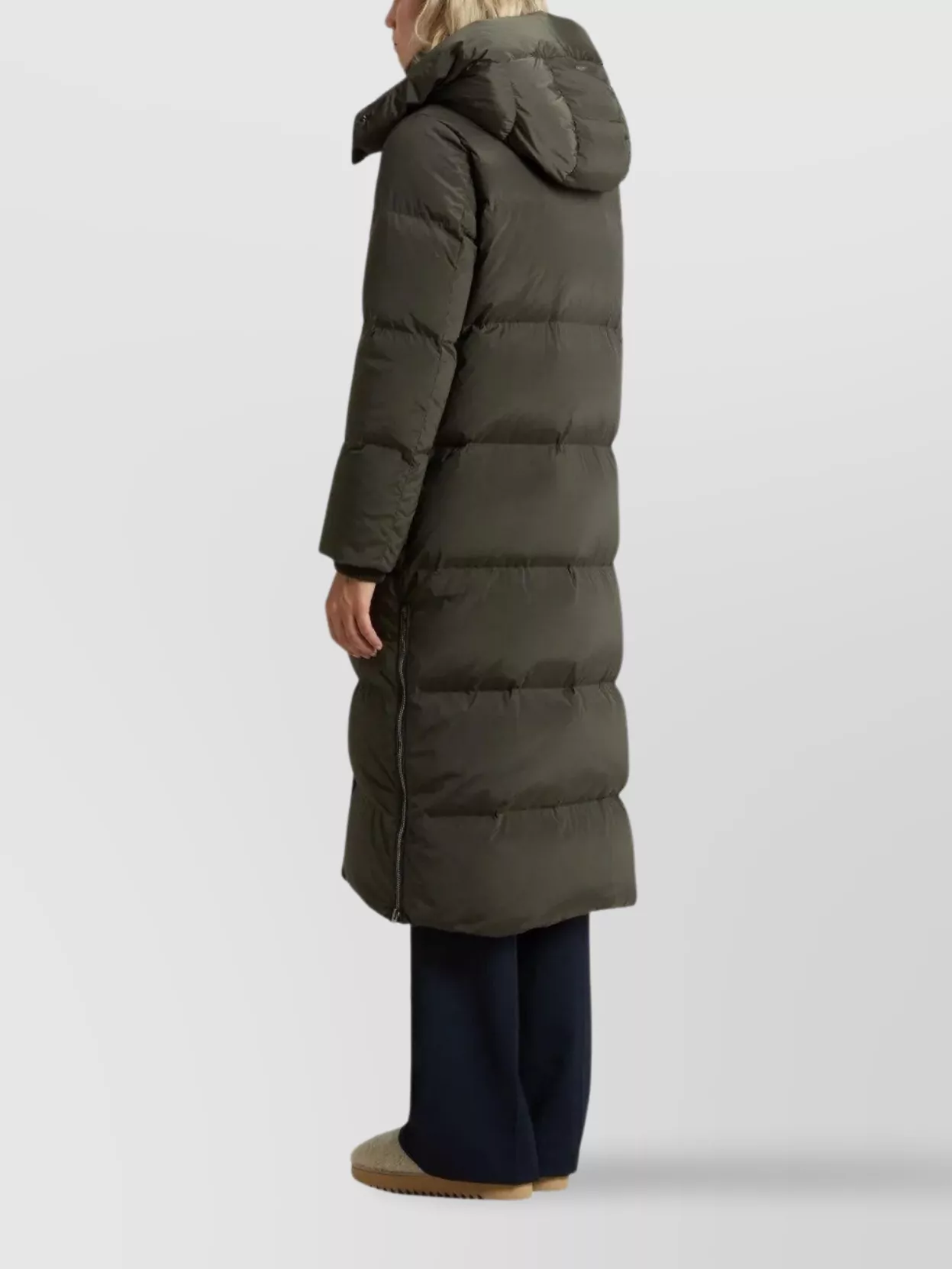 Woolrich Long Hooded Quilted Coat Front Pockets