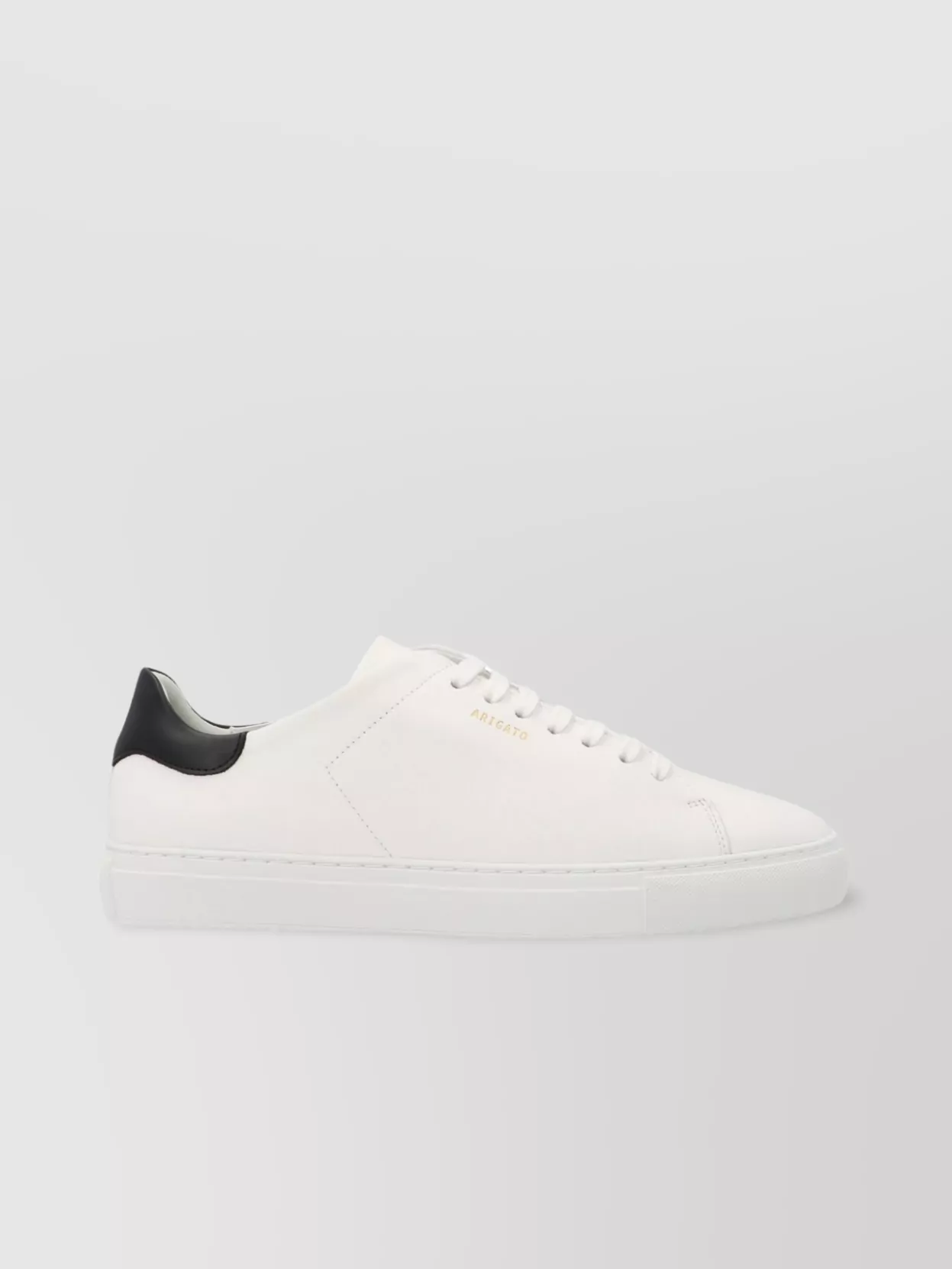 Axel Arigato Round Toe Low-top Sneakers With Contrasting Heel Tab In White