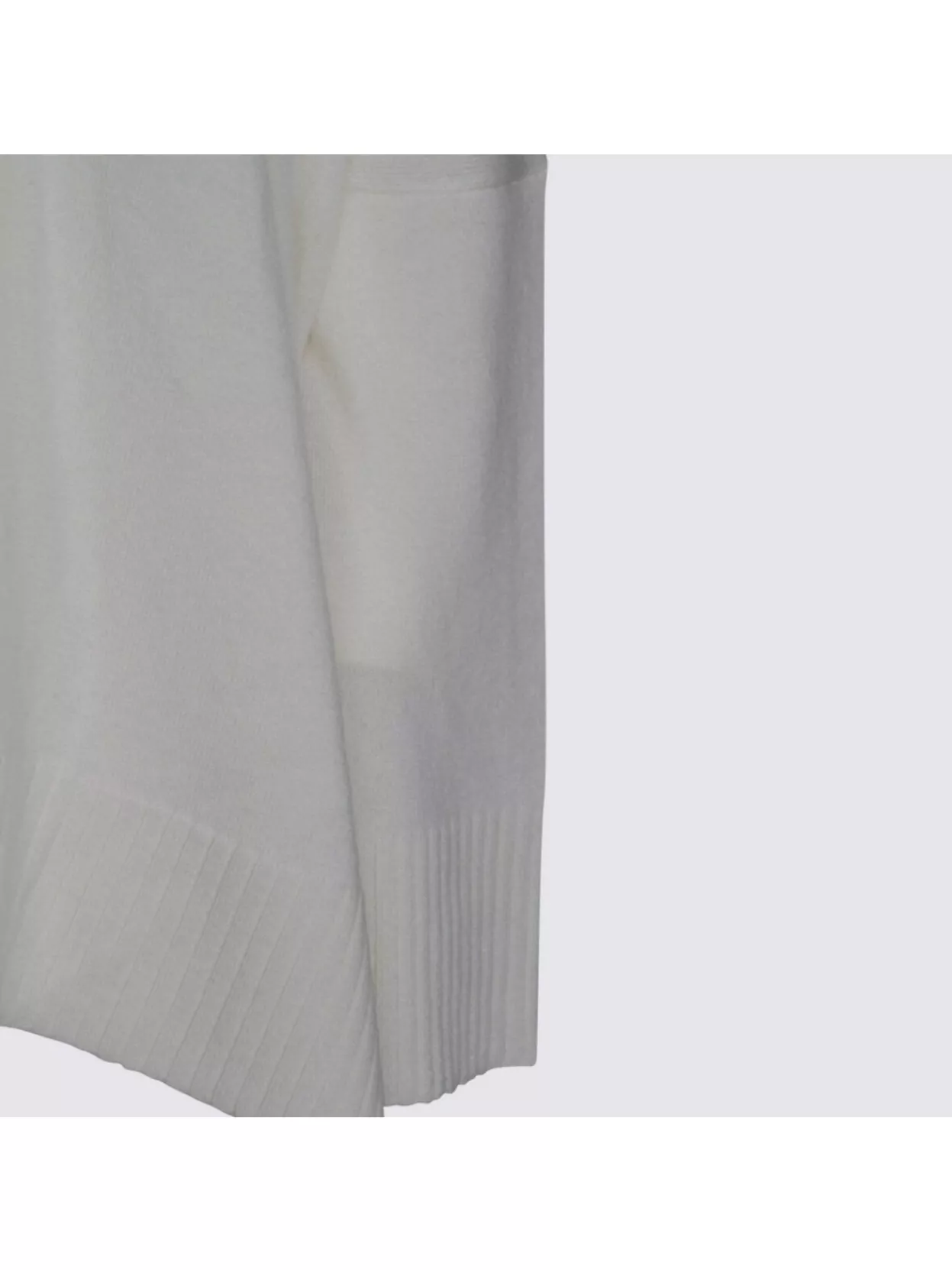 Malo Relaxed Fit Knitwear V-Neckline