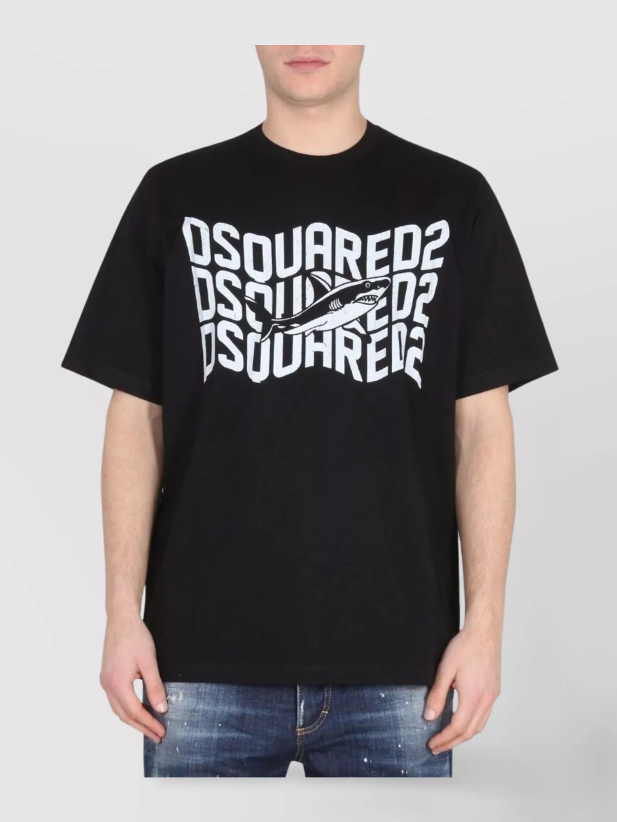 【送料&関税込】Dsquared2 Shark And Logo Print T-shirt Dsquared2 Shark Motif Logo Print T-shirt In Black | ModeSens
