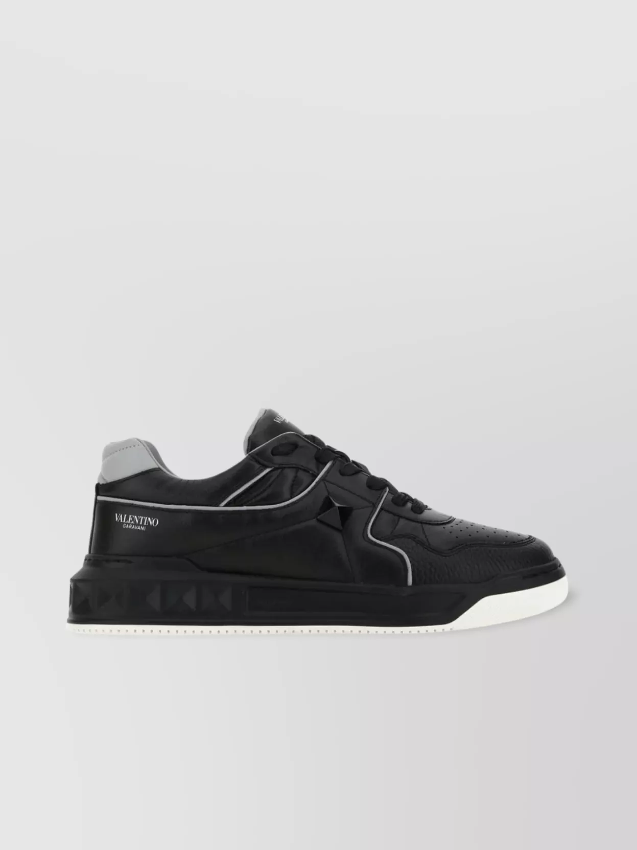Valentino One Stud Low-top Sneakers