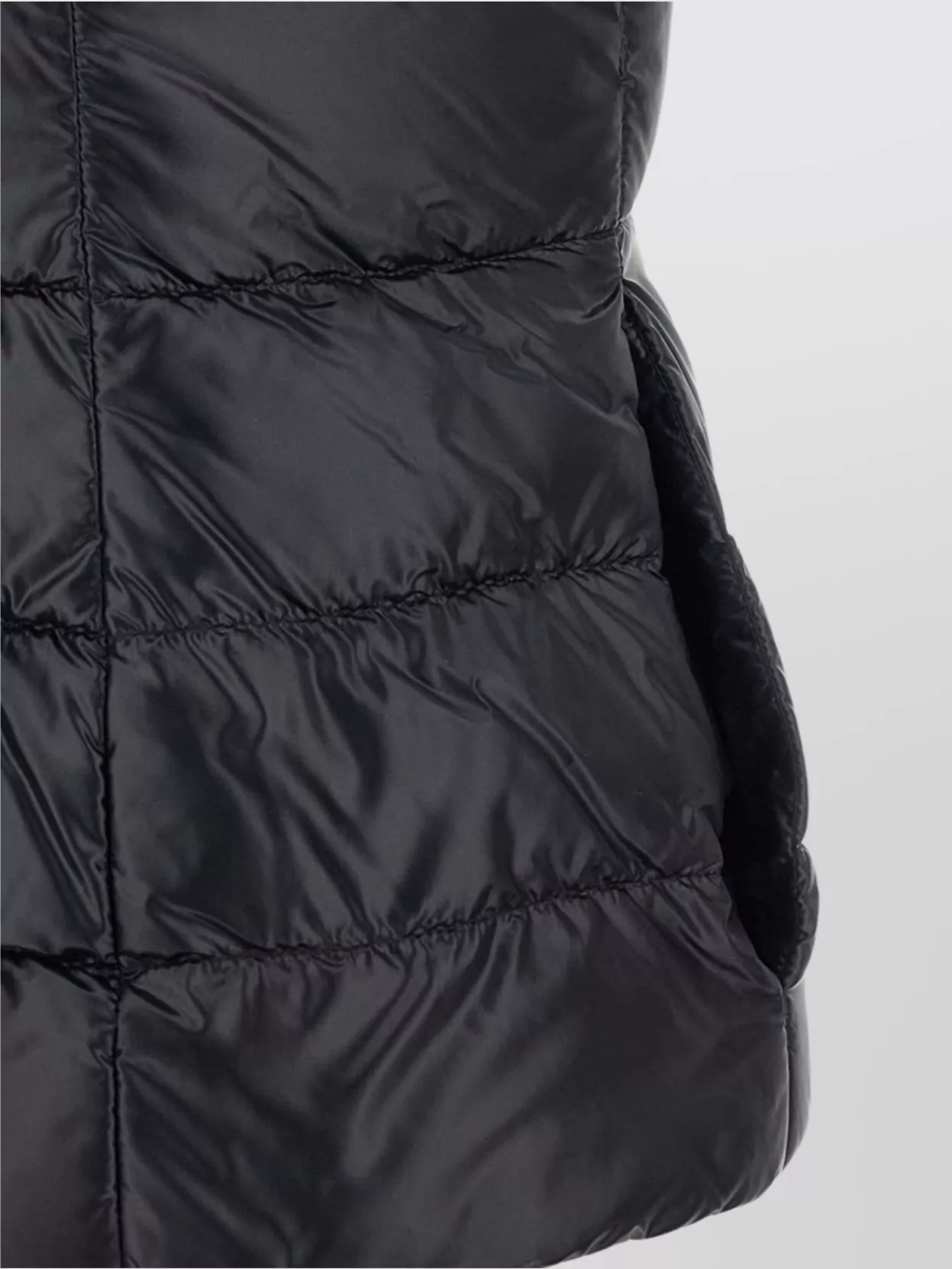 Herno Ultralight Windproof Vest Silky Effect In Black