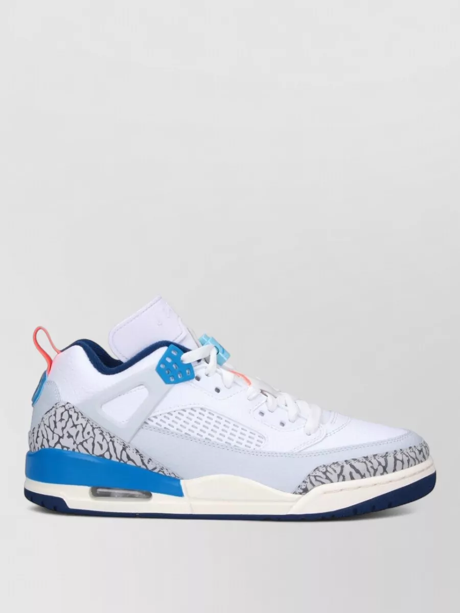 Nike Low Top Sneakers Perforated Upper Contrast Sole Pull Tab