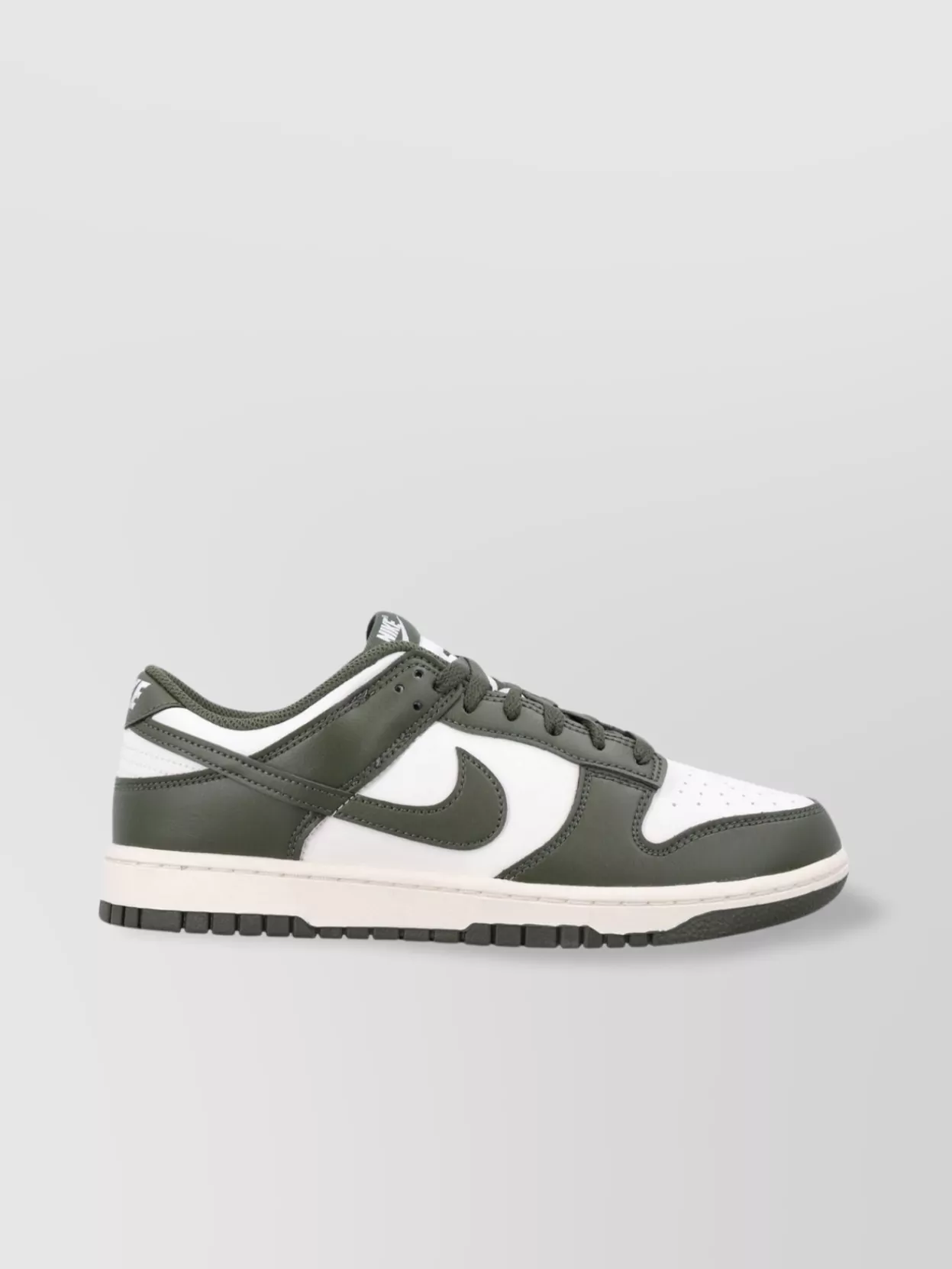 Nike Retro Low Dunk Sneakers