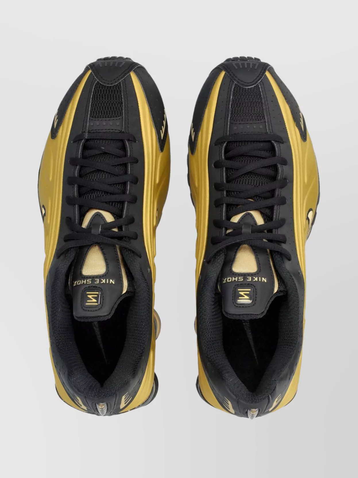 Nike Retro Revival Sneakers Featuring Traction