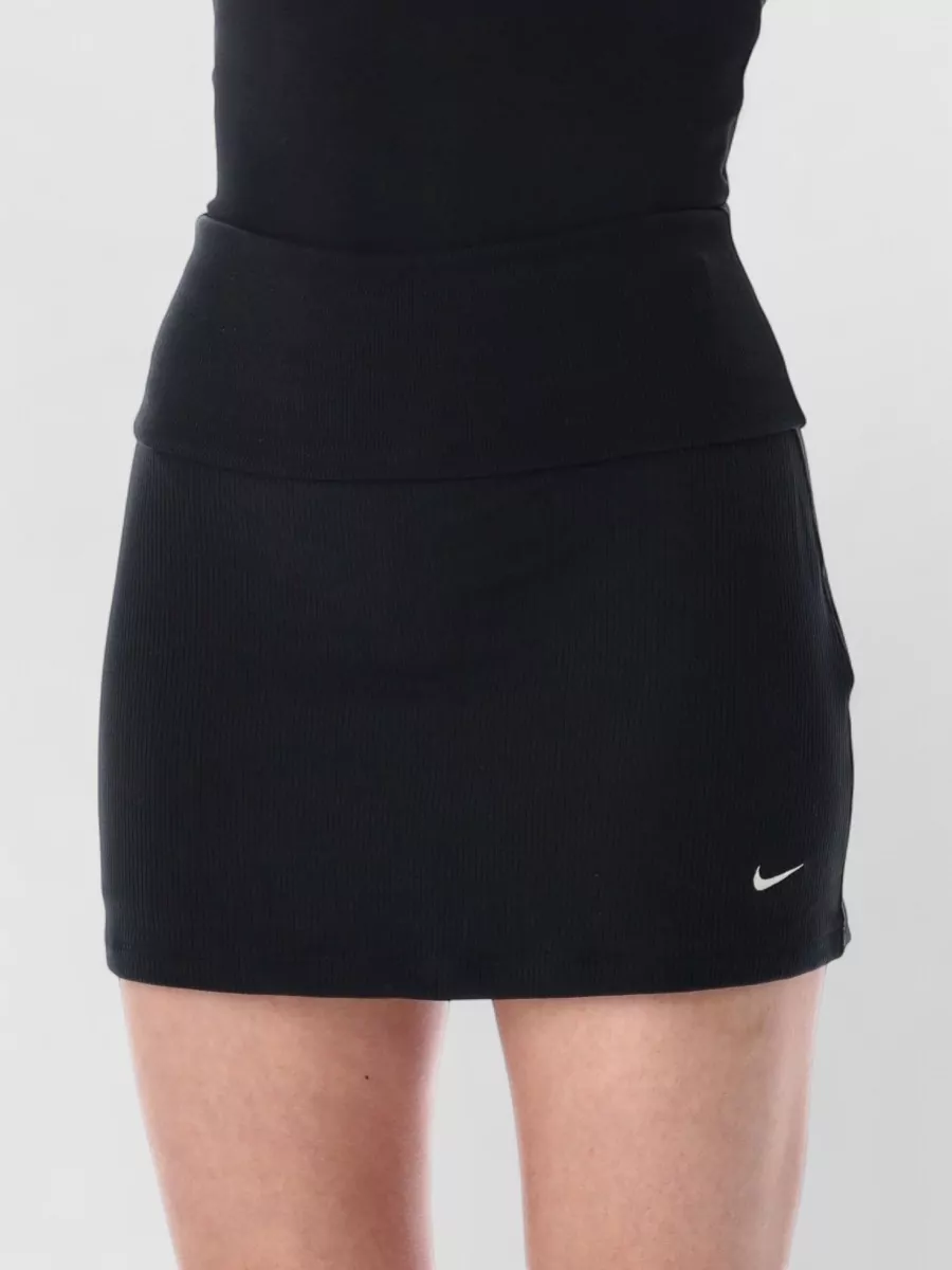 Nike Ribbed Fitted Mid-Rise Mini Skort
