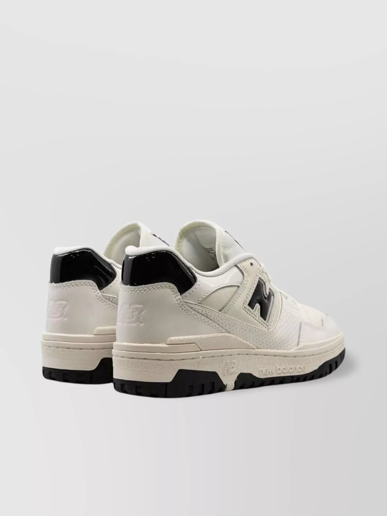 New Balance 550 Sneakers With Contrast Heel Tab