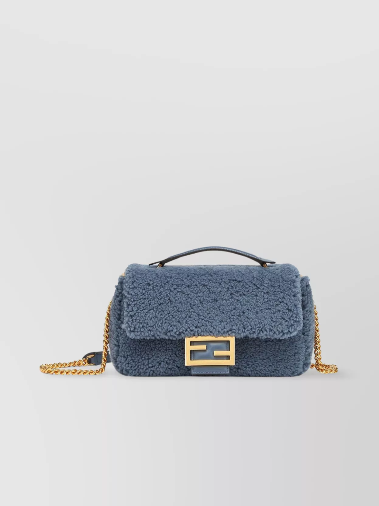 Shop Fendi Chain Midi Shoulder Bag In Blue