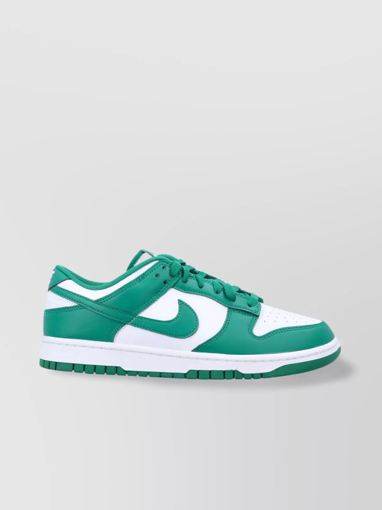Nike Retro Low-top Sneakers Perforated Toe