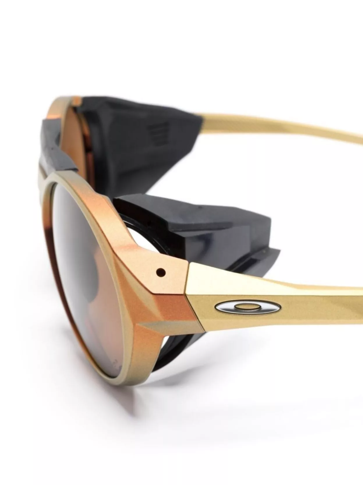 Oakley Sunglasses With Detachable Glasses Chain And Side Shields