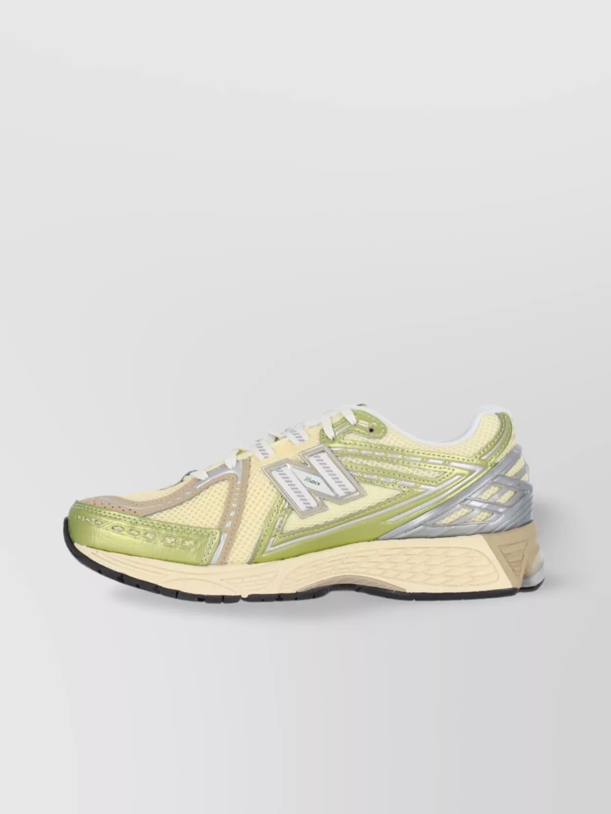 New Balance Low Top Sneakers With Mesh Upper And Reflective Accents