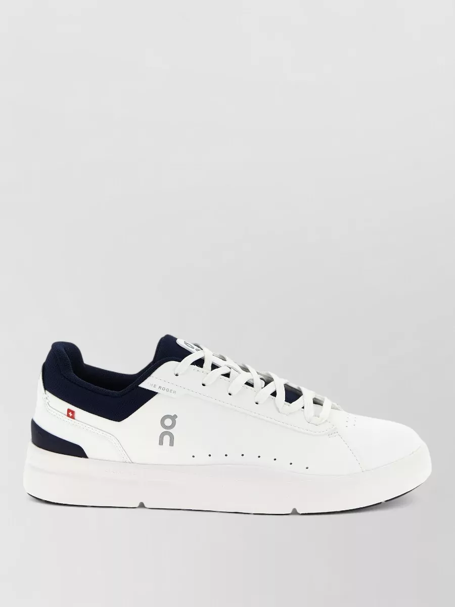 On The Roger Advantage Sneakers Contrast Heel Tab