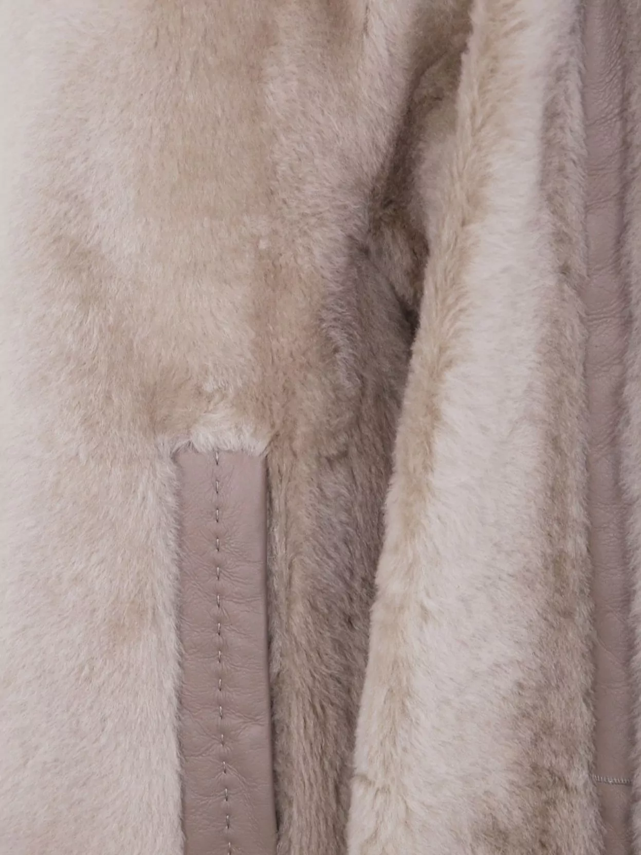 Max Mara Short Shearling Coat Round Neck Design