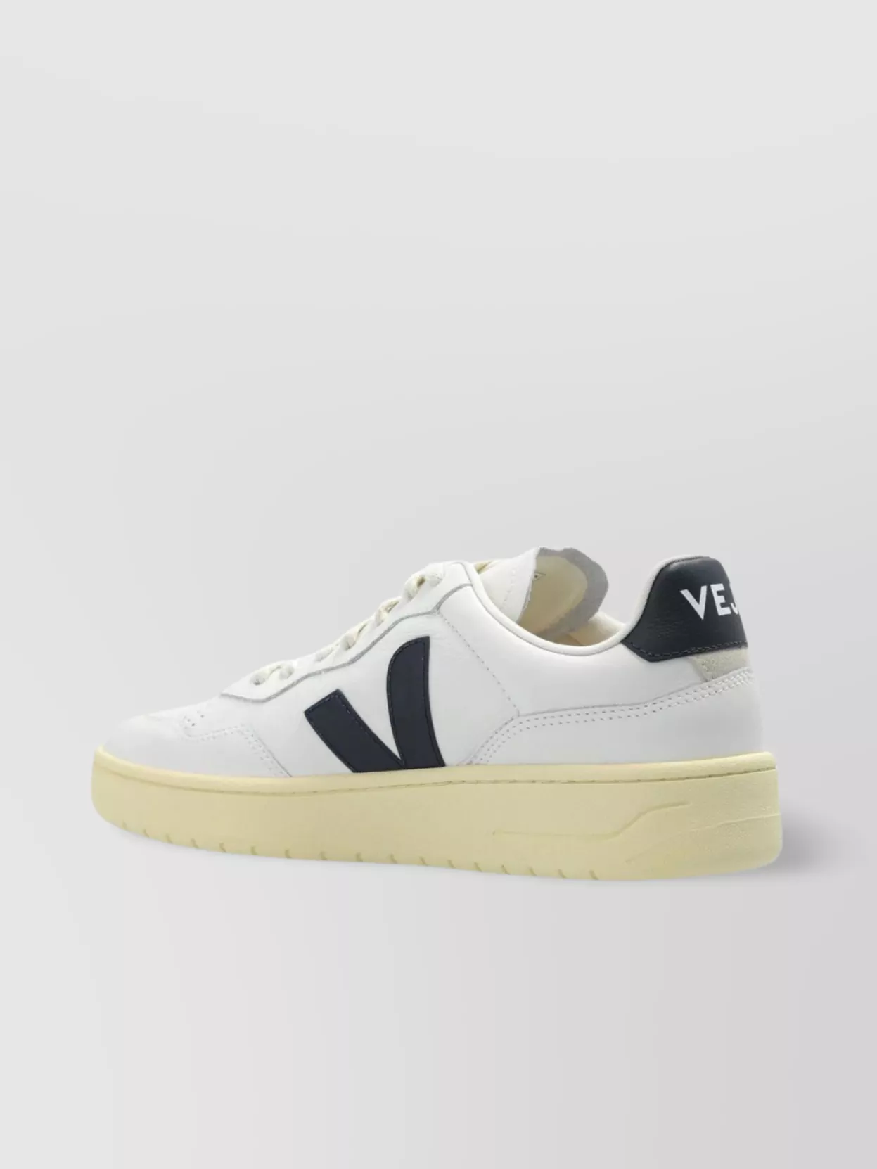 Veja V-90 O.t Leath