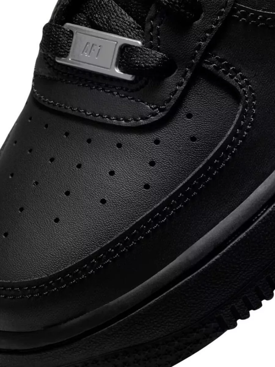 Nike Leather Low Top Sneakers