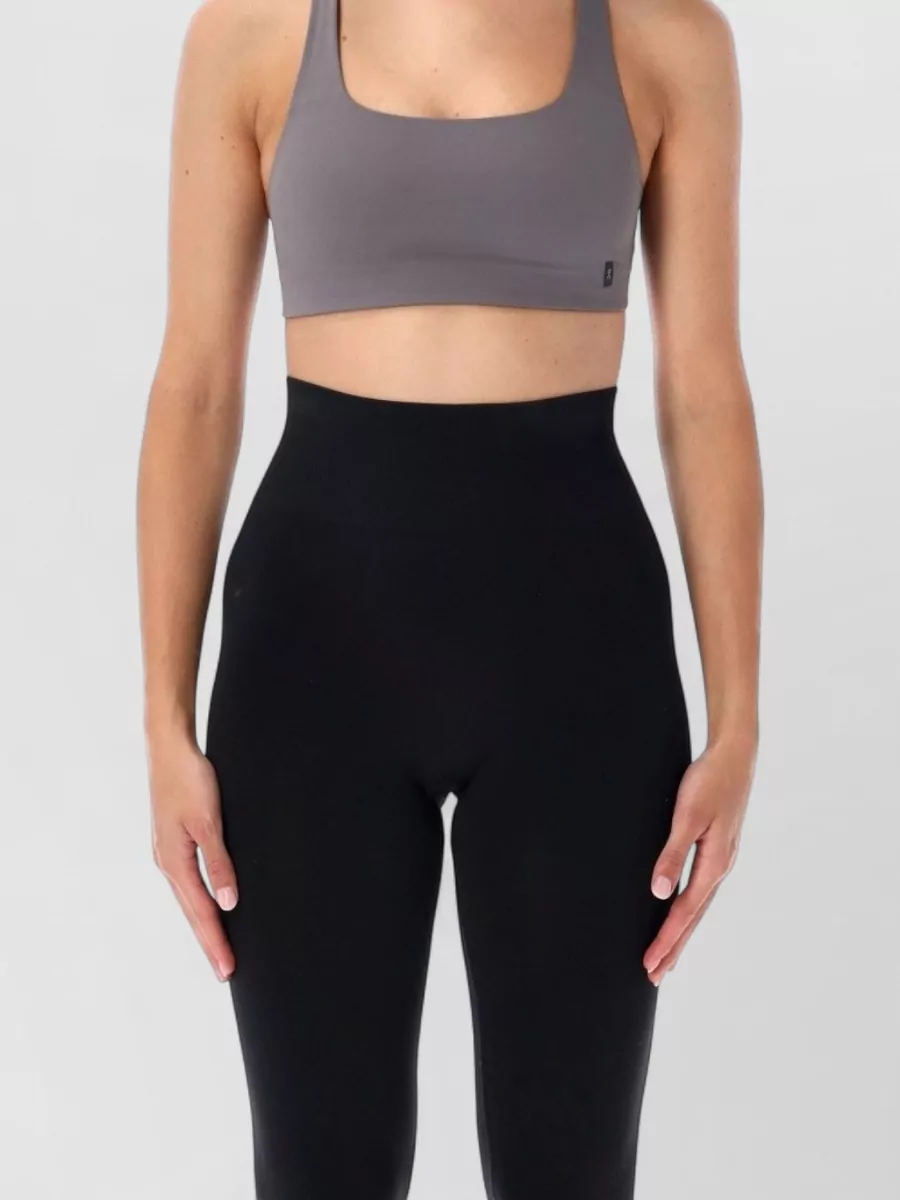 On Running studio bra