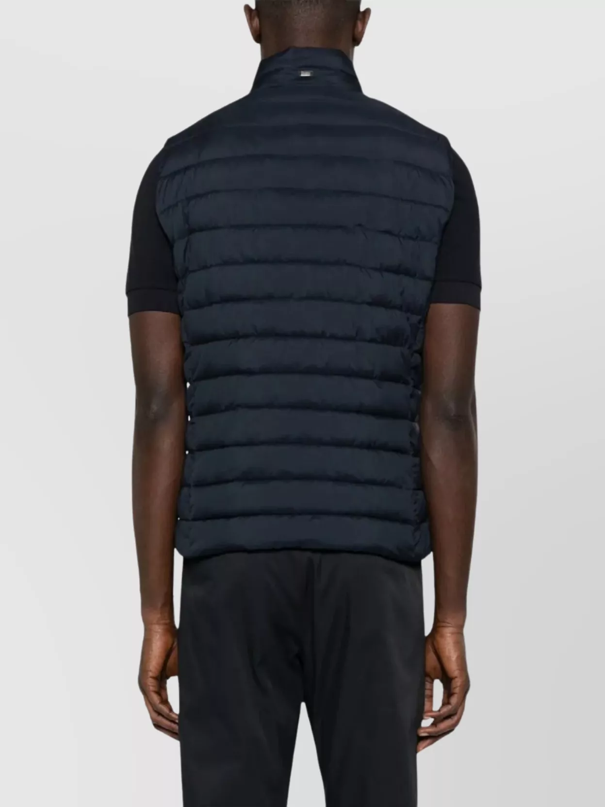 Herno Neck Padded Sleeveless Zip Pockets