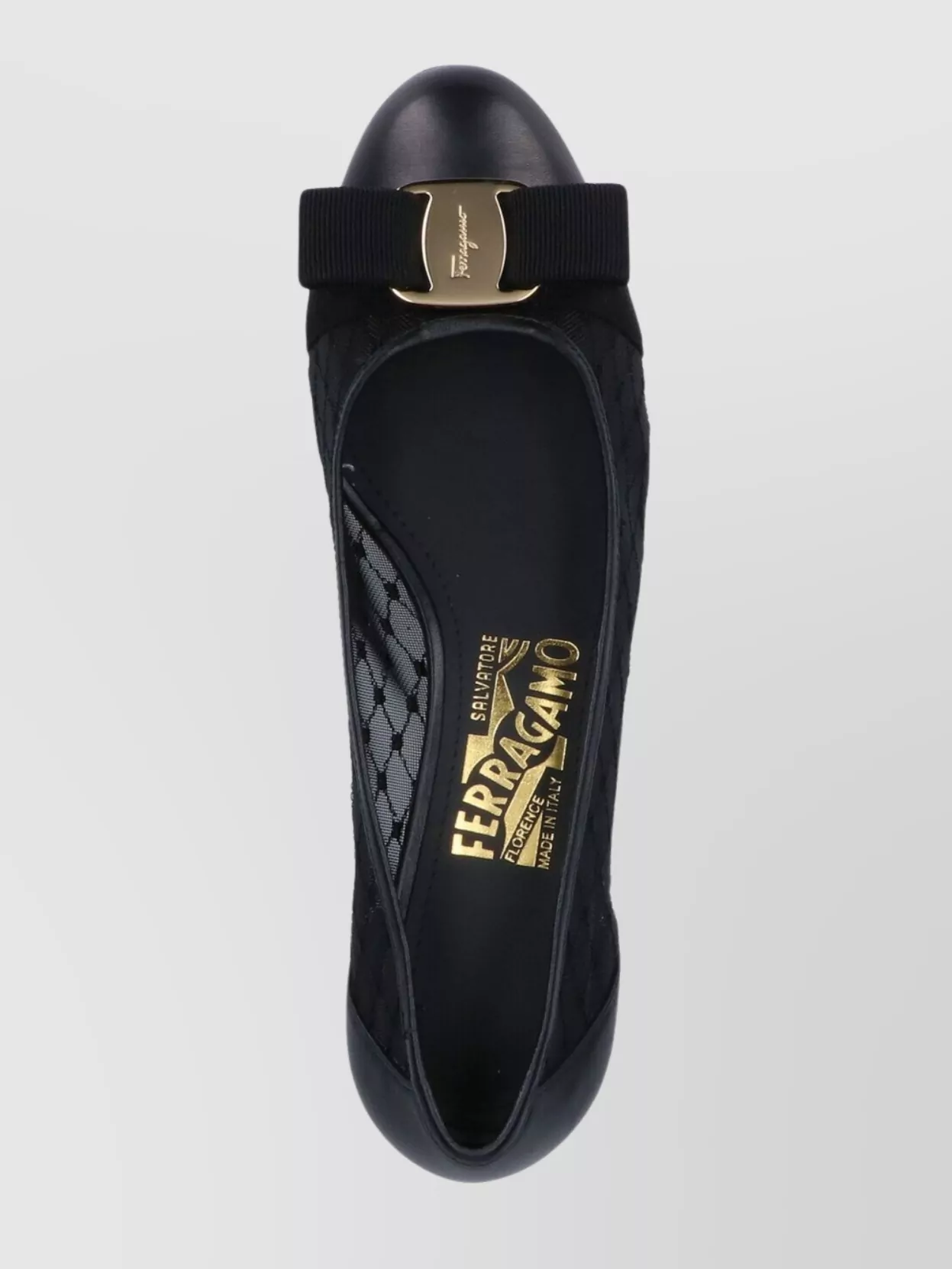 Ferragamo Quilted Round Toe Ballerina Shoes With Bow