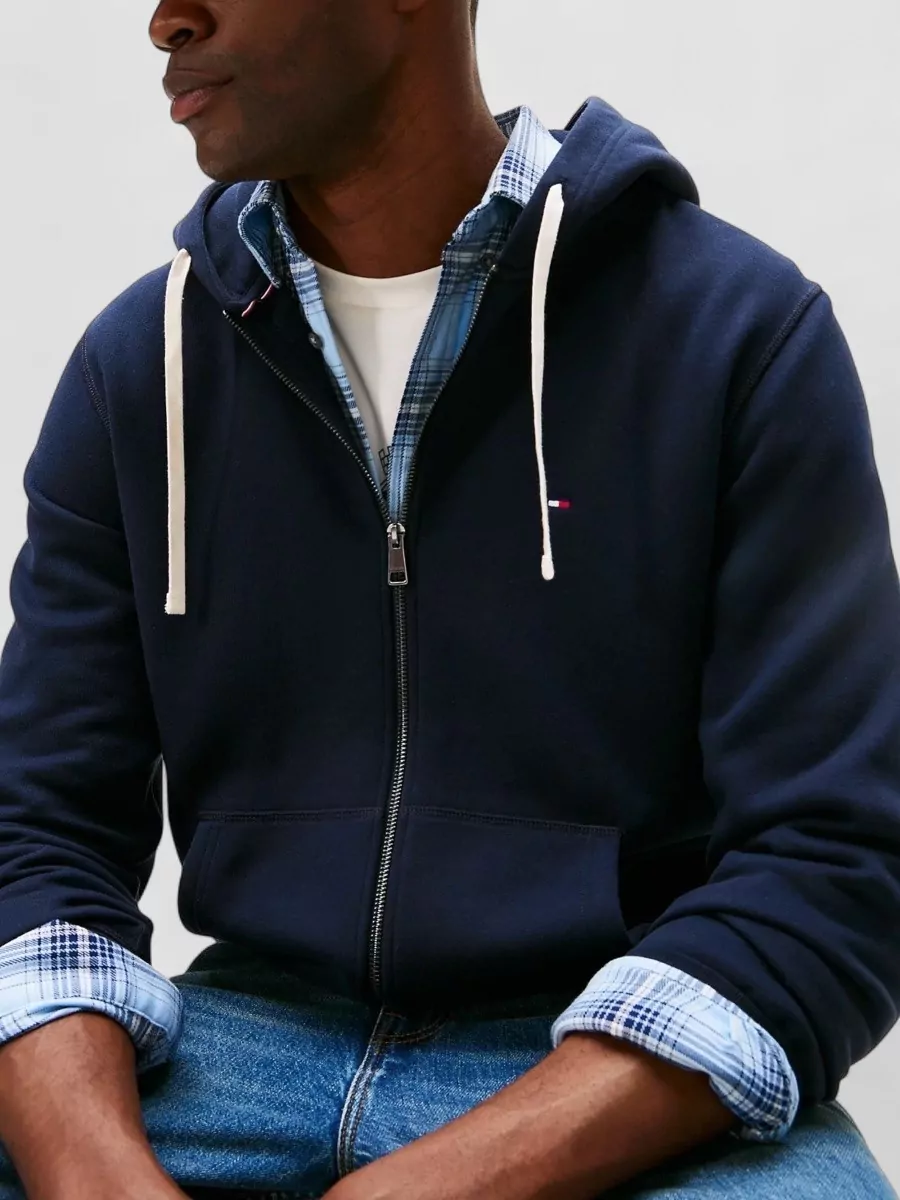 Tommy Hilfiger Hooded Sweatshirt Featuring Kangaroo Pockets