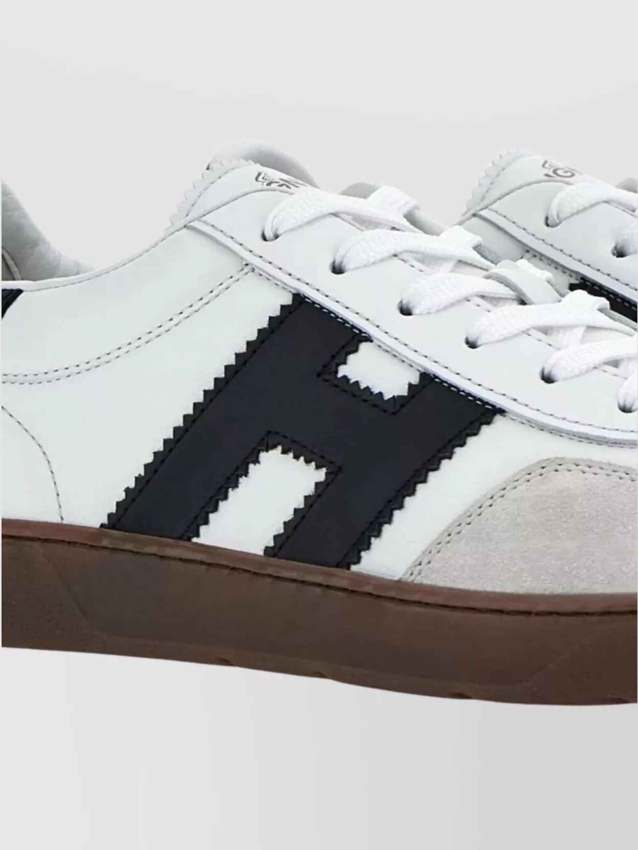 Hogan Sneakers With Contrast Panel And Round Toe