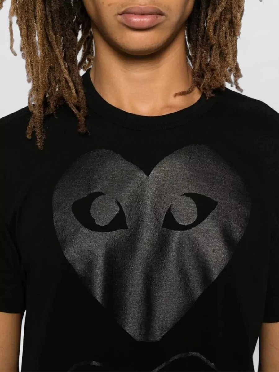 Comme Des Garçons Play Logo Graphic Print Crew Neck T Shirt