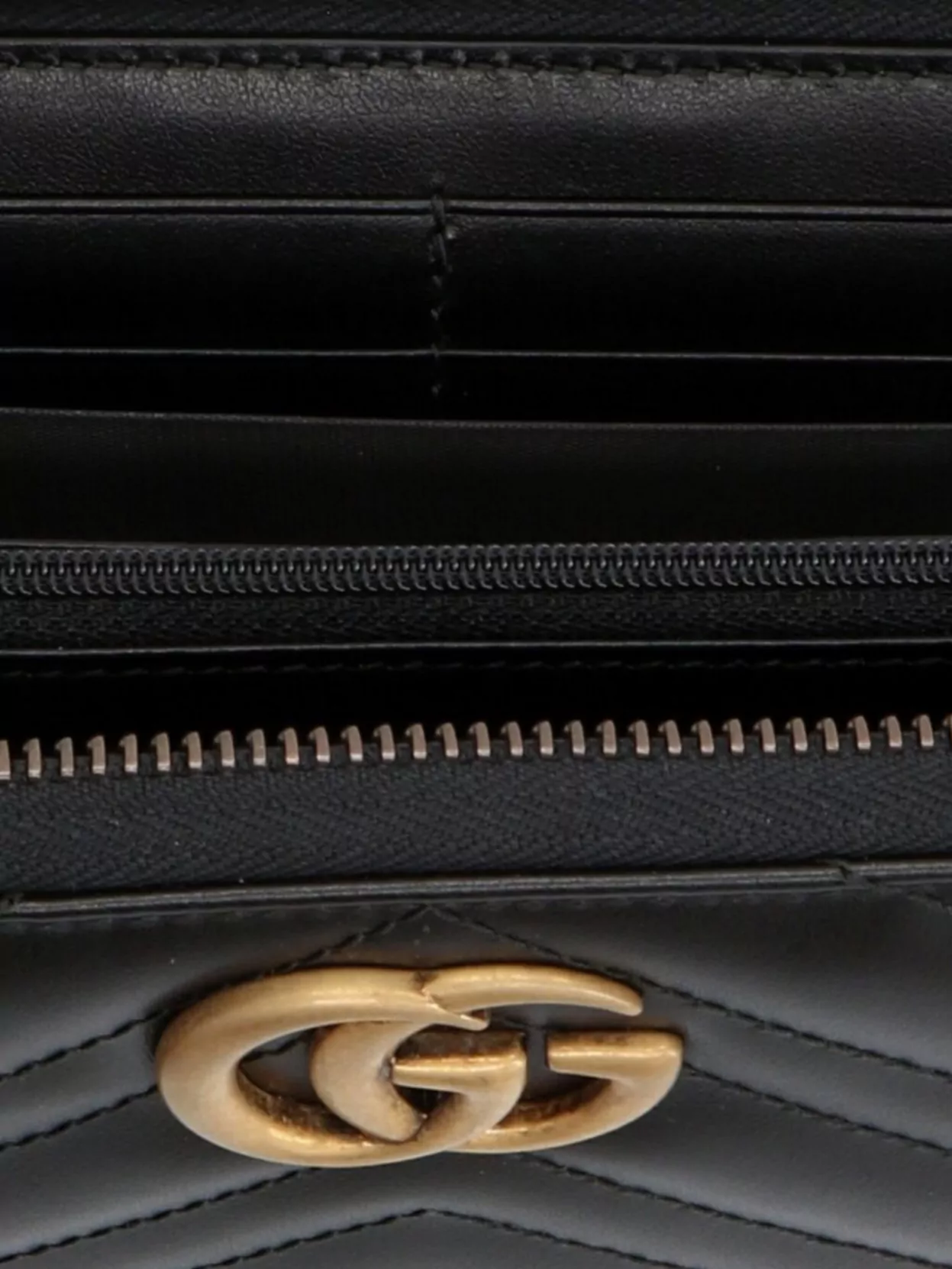 Gucci Quilted Gg Marmont 2.0 Wallet