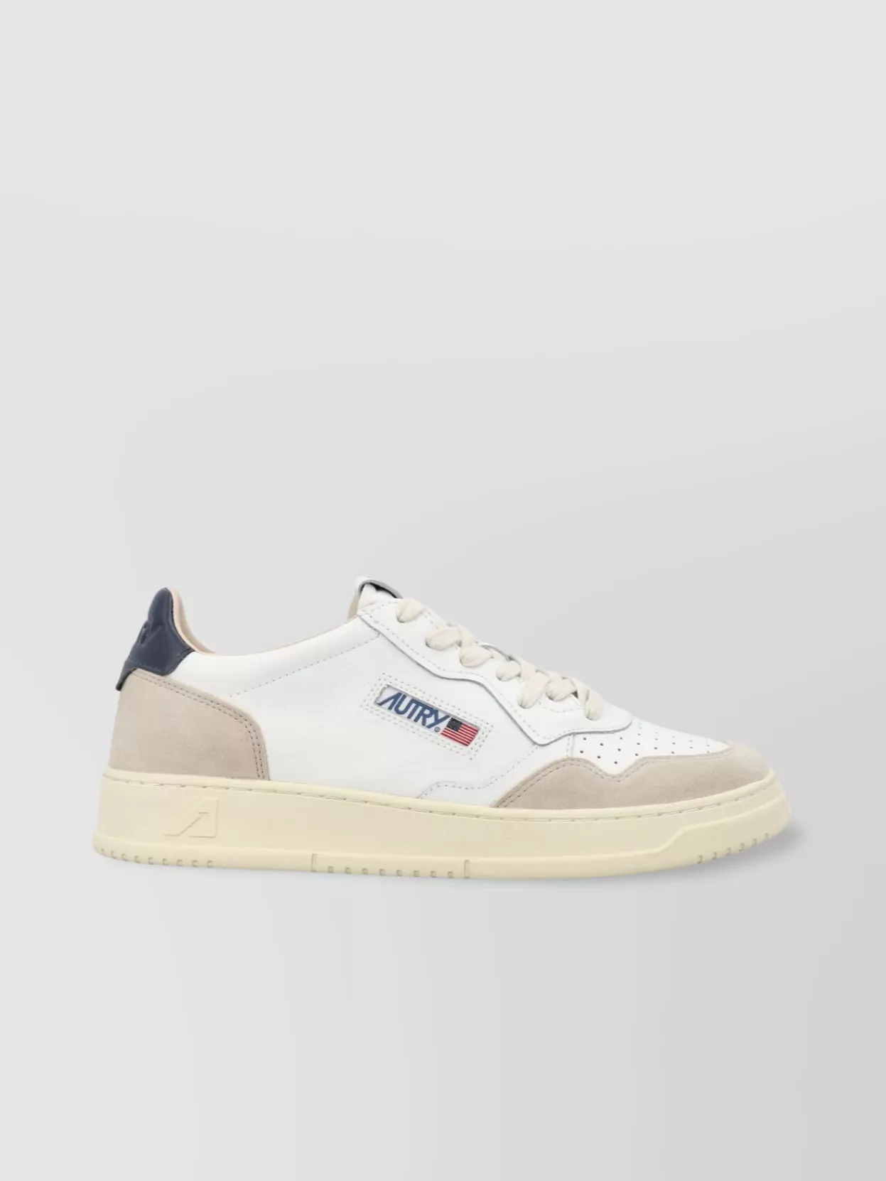 Autry low top medalist sneakers