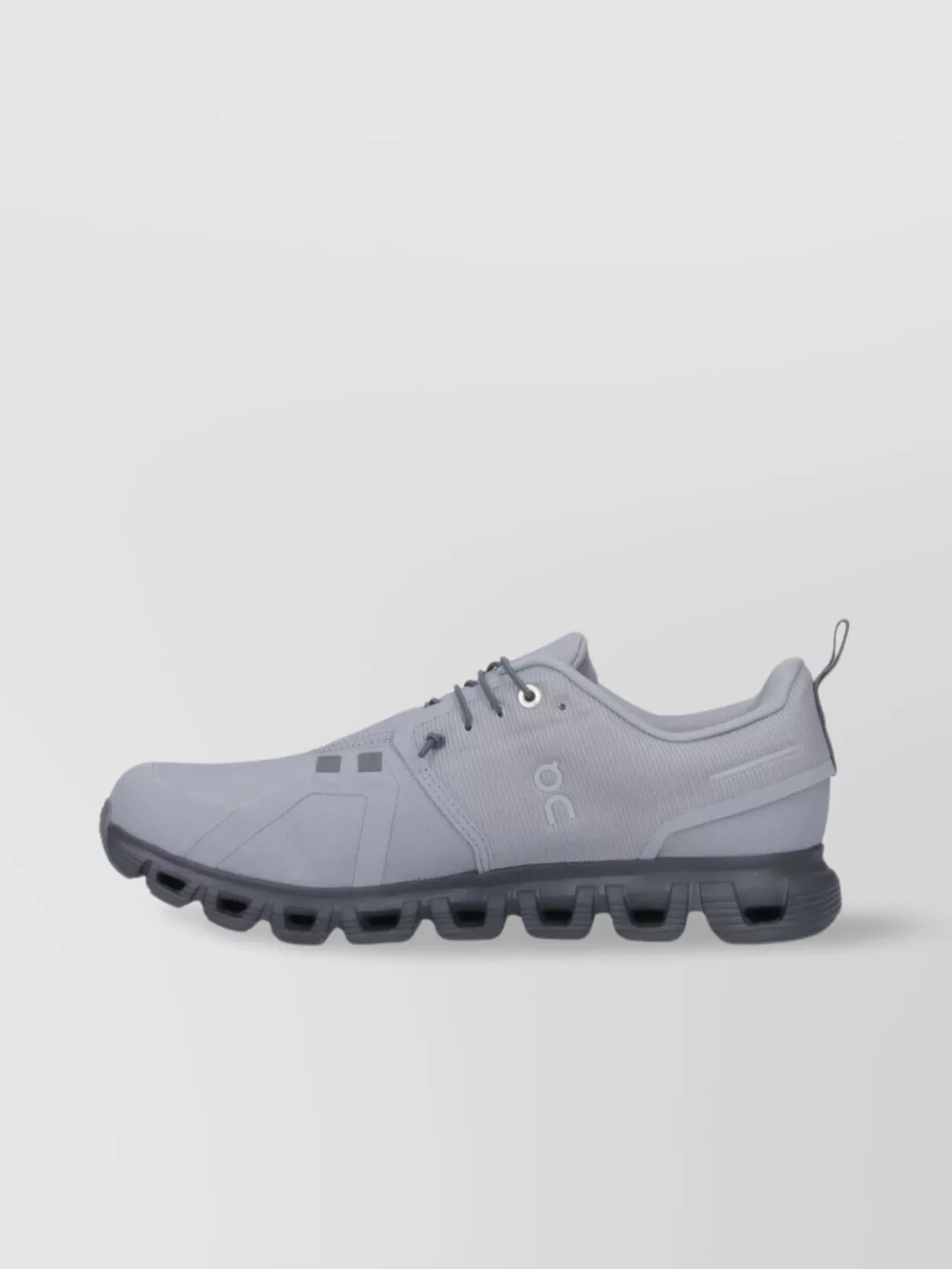 On Low Top Sneakers Pull Tab