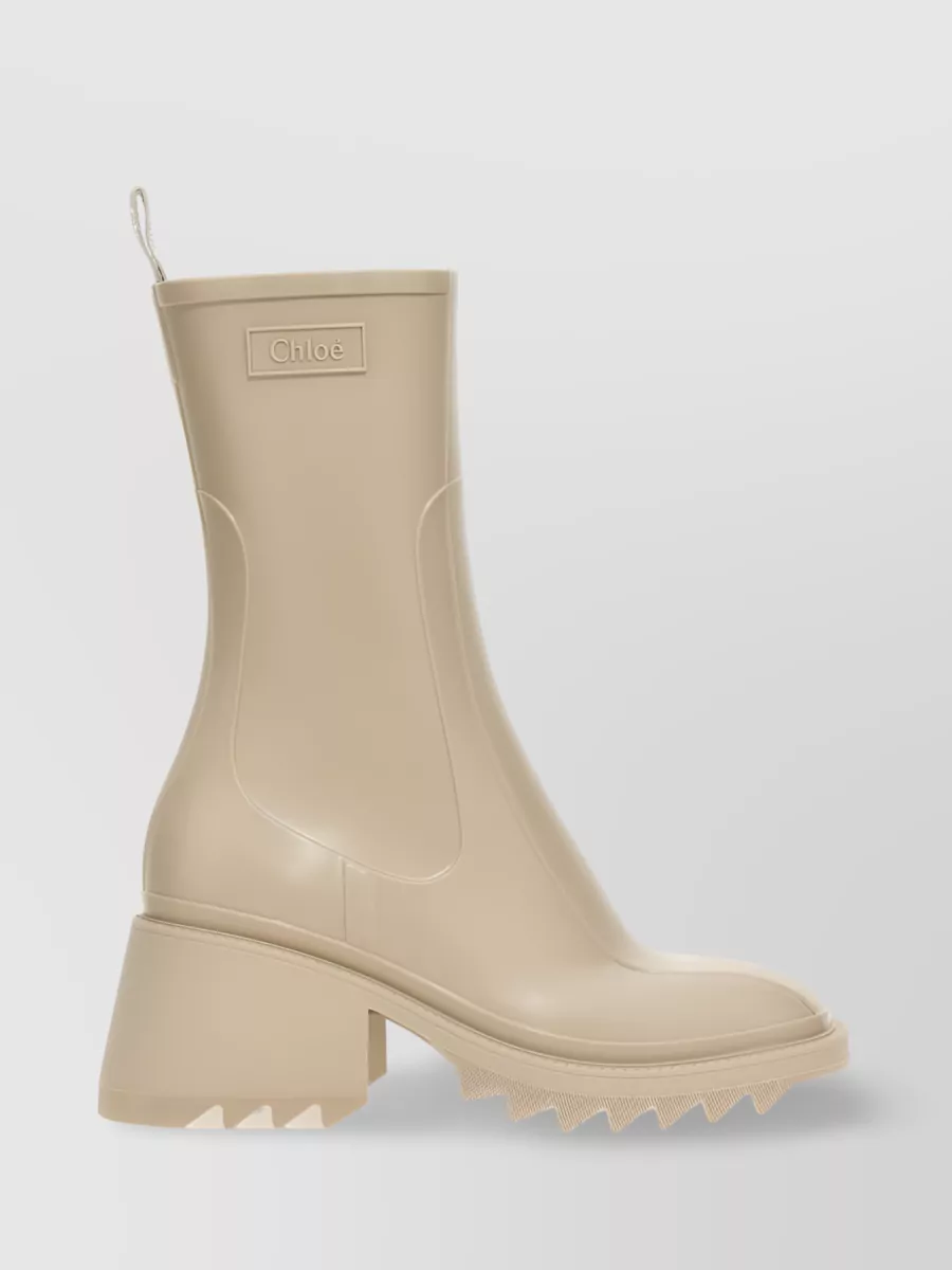 Shop Chloé Classic Slip-on Leather Ankle Boots In Cream