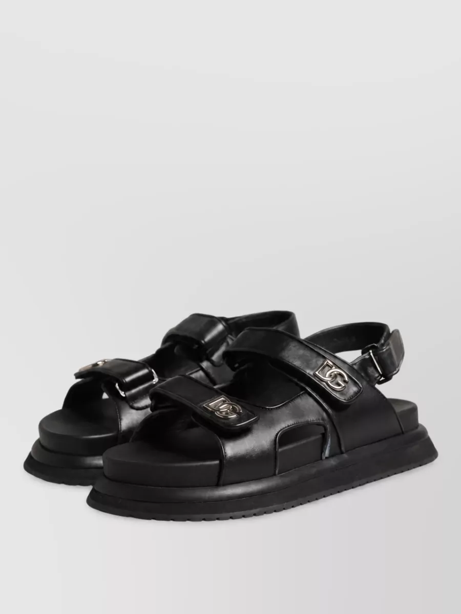 Dolce&Gabbana logo slides