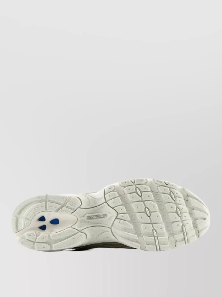 New Balance Low-Top Sneakers