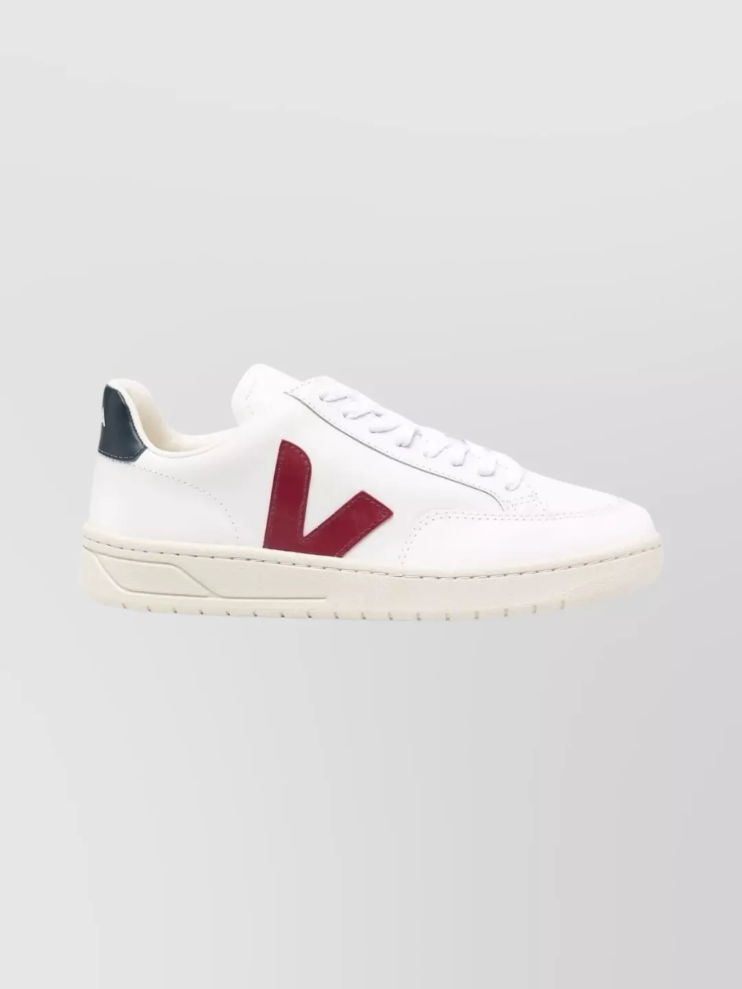Veja Eco Leather Low-Top Round Toe Sneakers