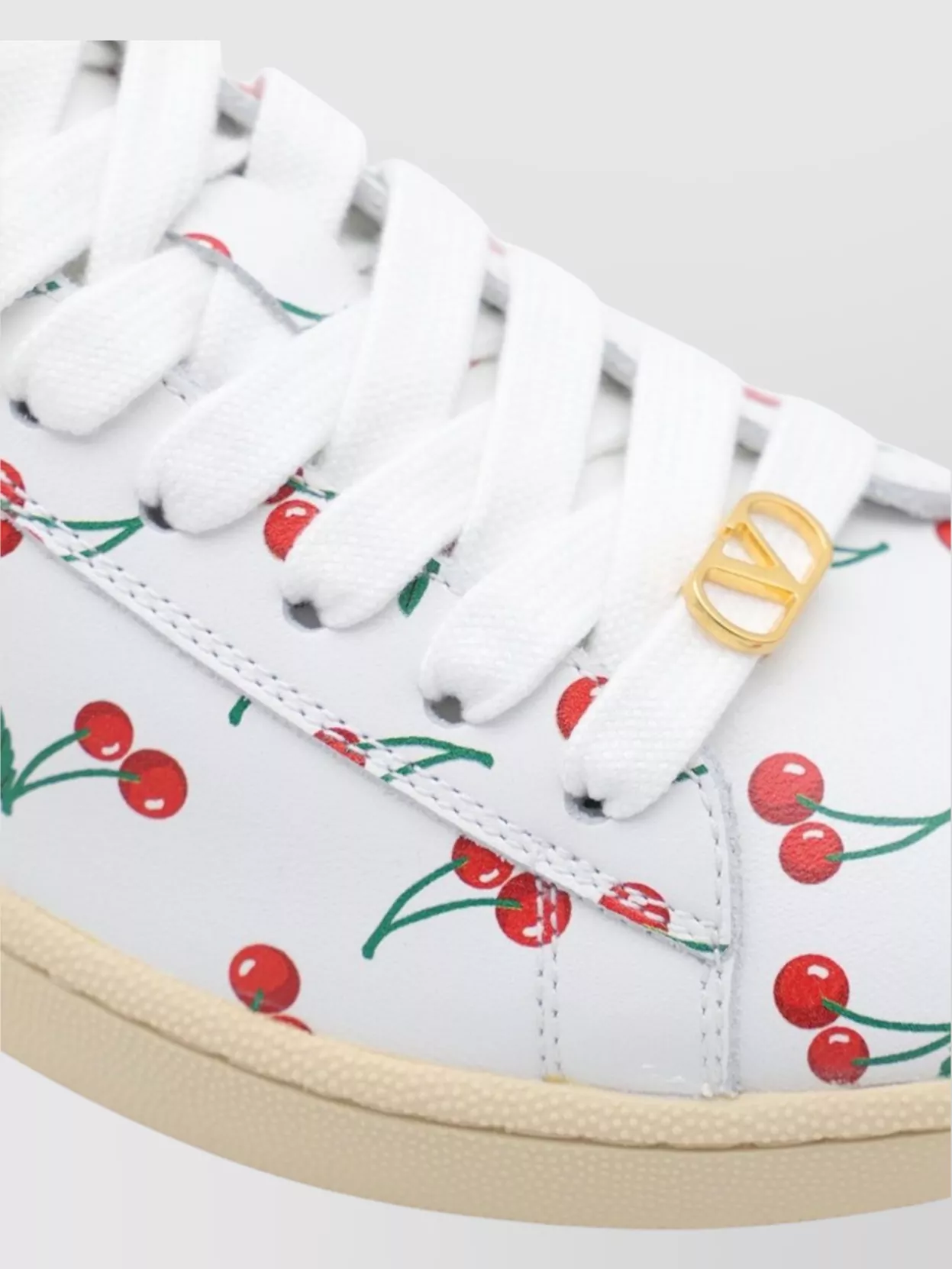 【関税&送料込】Valentino Garavani Royco Sneakers In Cherryf Valentino Garavani Royco Sneakers in Nappa Calfskin with