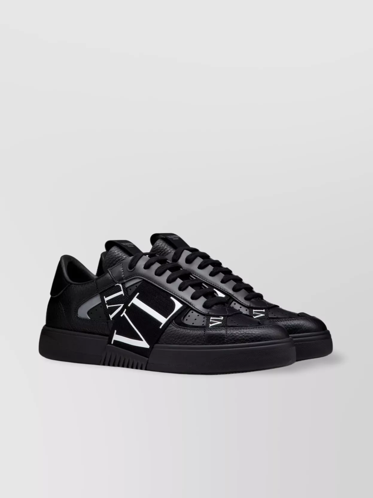 Valentino Garavani Vltn Ribbon Sneakers In Black