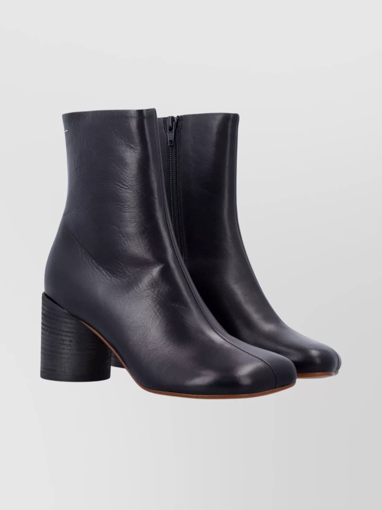 Mm6 Maison Margiela Ankle Boot With Block Heel And Round Toe In Black