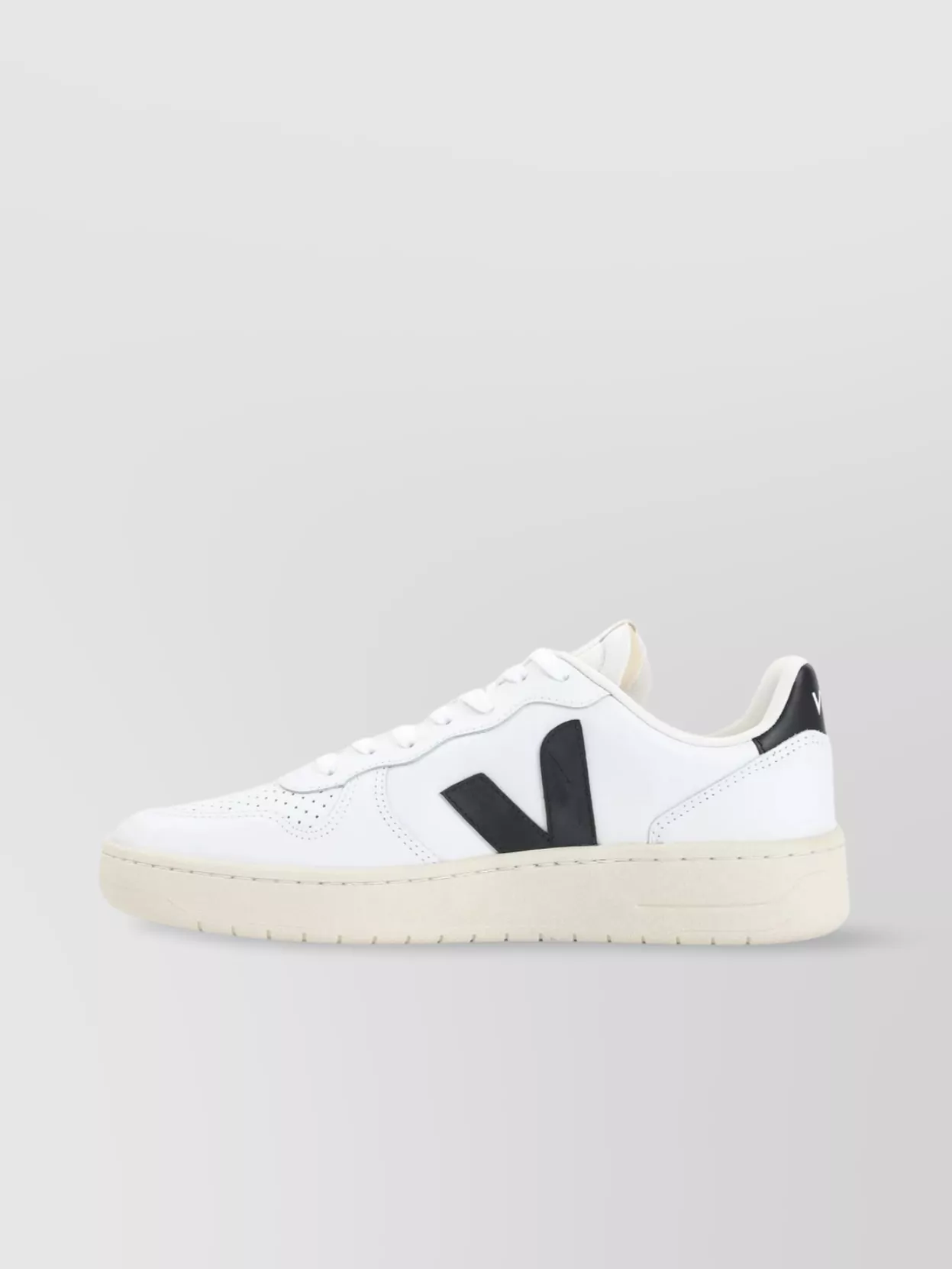 Veja Leather Sneakers With Contrast Heel Tab
