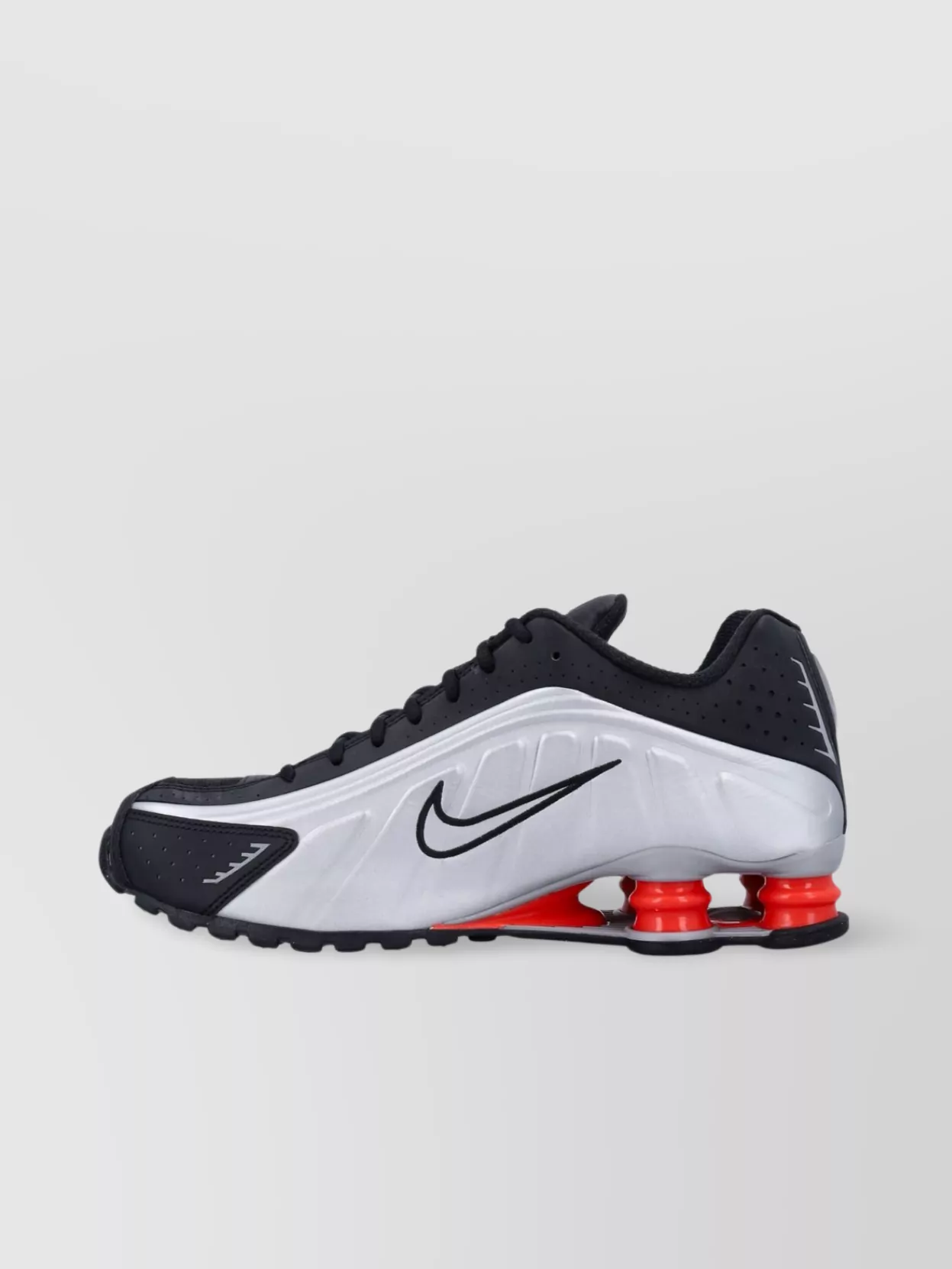 Nike Shox R4 Sneakers Contrast Sole